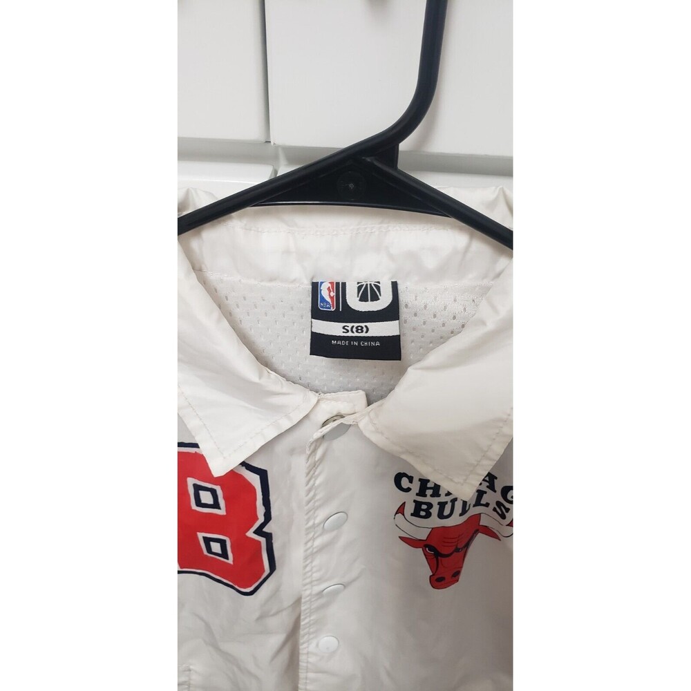 NBA Chicago Bulls White Polyester Size Kids Small (8) - 90's Team Bulls Snap Up - Picture 5 of 5